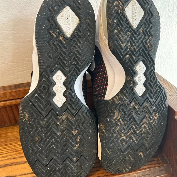 Nike Air Max "Impact 3" White, Black and Crimson *DC3725-009* Sneakers Size 9 - Picture 6 of 6